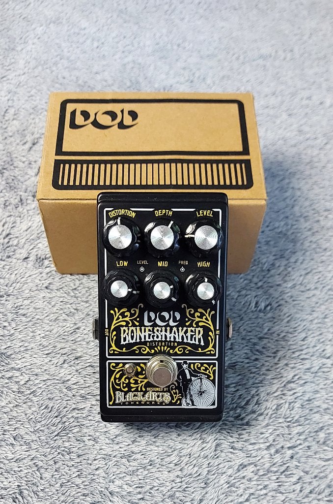 DOD Boneshaker Distortion - Designed by Black Arts Toneworks, Muziek en Instrumenten, Effecten, Zo goed als nieuw, Distortion, Overdrive of Fuzz