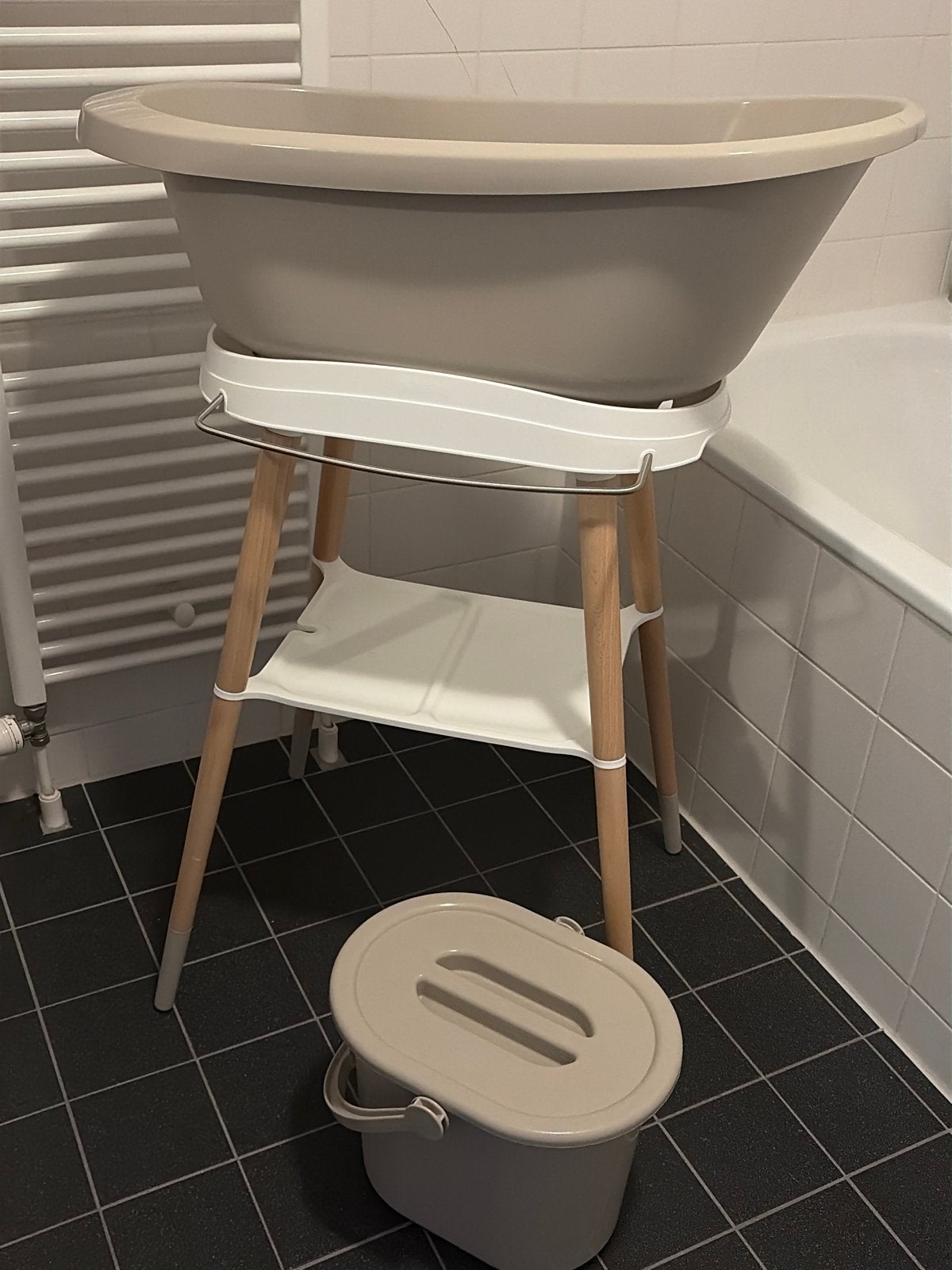 Bebe-Jou Sense Babybad met standaard, emmer en verkleiner, Ophalen of Verzenden, Zo goed als nieuw, Badje, Bébé-jou