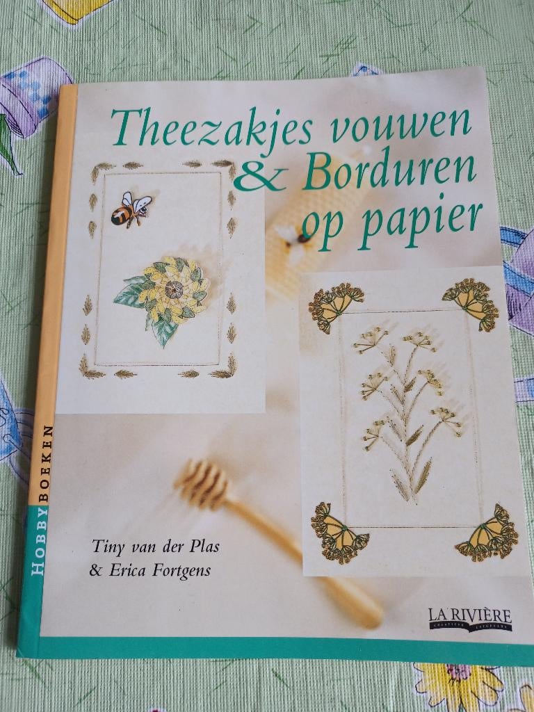 Knutselboekjes. Theezakjes en kaarten., Ophalen of Verzenden, Zo goed als nieuw, Overige onderwerpen