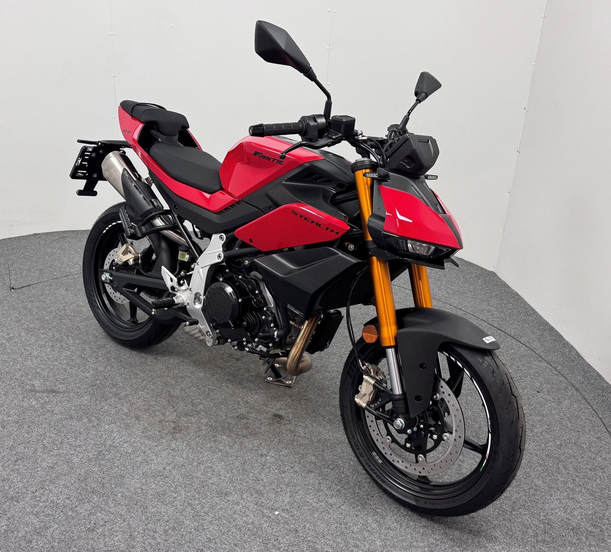 Fantic Stealth 500 (bj 2026), Bedrijf, Fantic, Naked bike