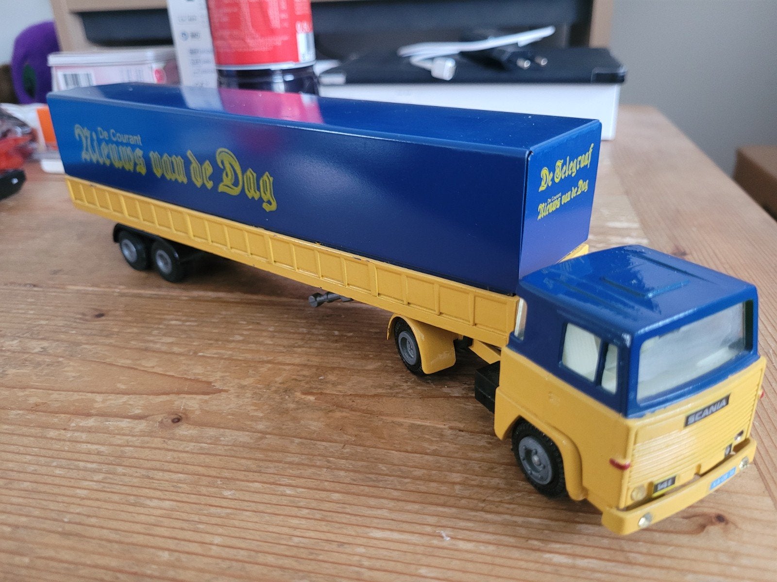 scania met oplegger telegraaf, Hobby en Vrije tijd, Tekno, Zo goed als nieuw, Tekno, Bus of Vrachtwagen