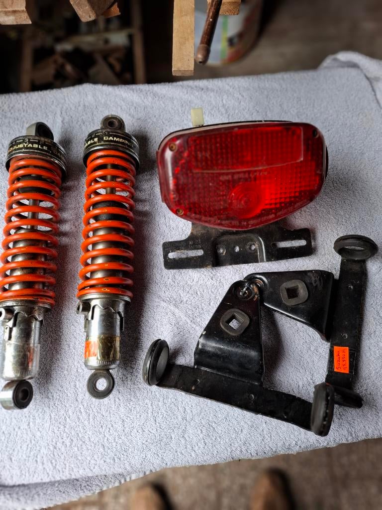 Onderdelen Suzuki GS 550 - Achterlicht, schokbrekers, etc., Ophalen of Verzenden, Gebruikt