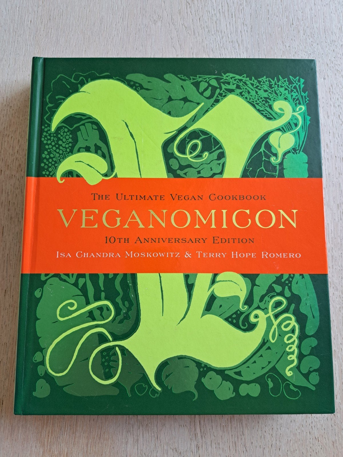 VEGANOMICON - The 10th anniversary edition, Ophalen of Verzenden, Zo goed als nieuw, Vegetarisch