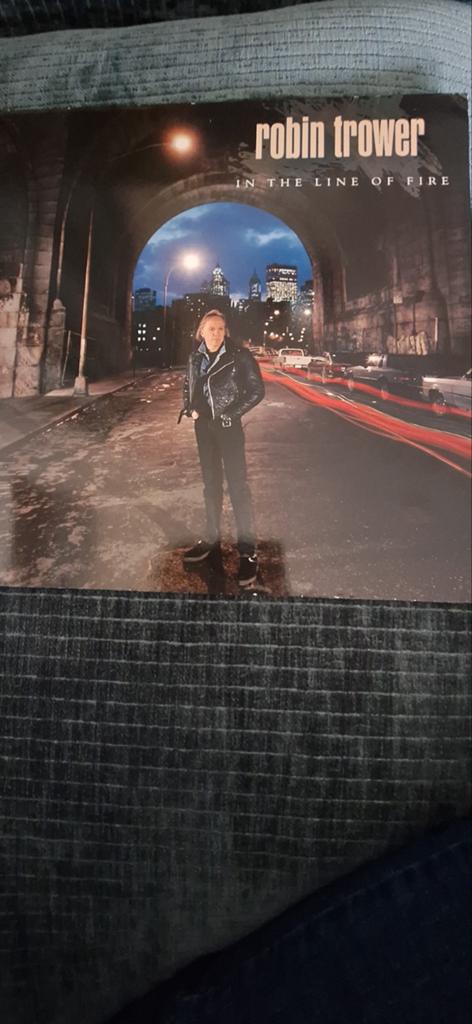 Robin Trower  in the line of fire, Cd's en Dvd's, Ophalen of Verzenden, Zo goed als nieuw, 12 inch, Rock-'n-Roll