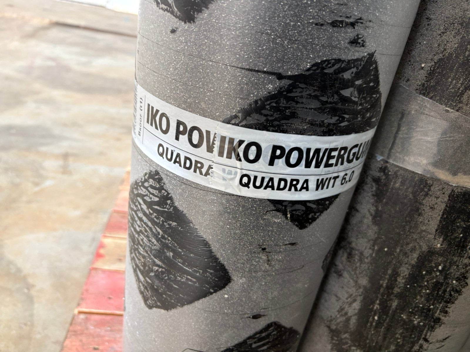 IKO BITUMEN DAKLEER WITTE LEISLAG, Steen of Klei, Zwart, Zo goed als nieuw, 15 m² of meer