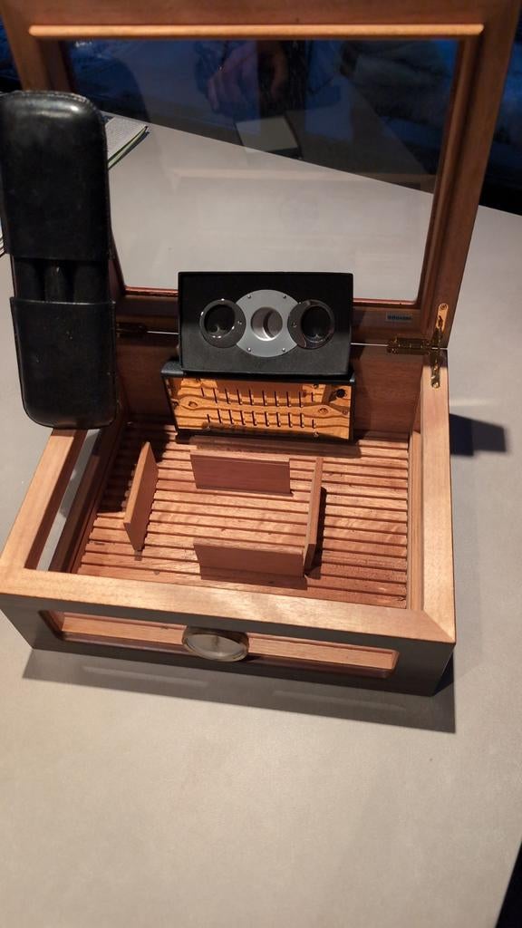 Adorini Humidor met accessoires - Nieuwstaat, Ophalen of Verzenden, Zo goed als nieuw, Overige typen