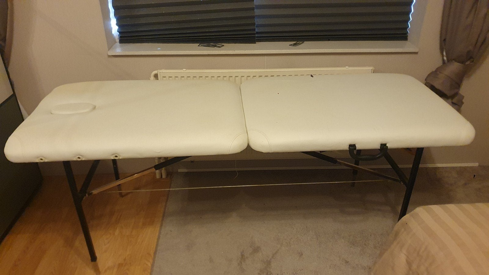 Opvouwbare Massagetafel - Wit, Inclusief tafelAccessoires, Ophalen, Gebruikt, Massagetafel