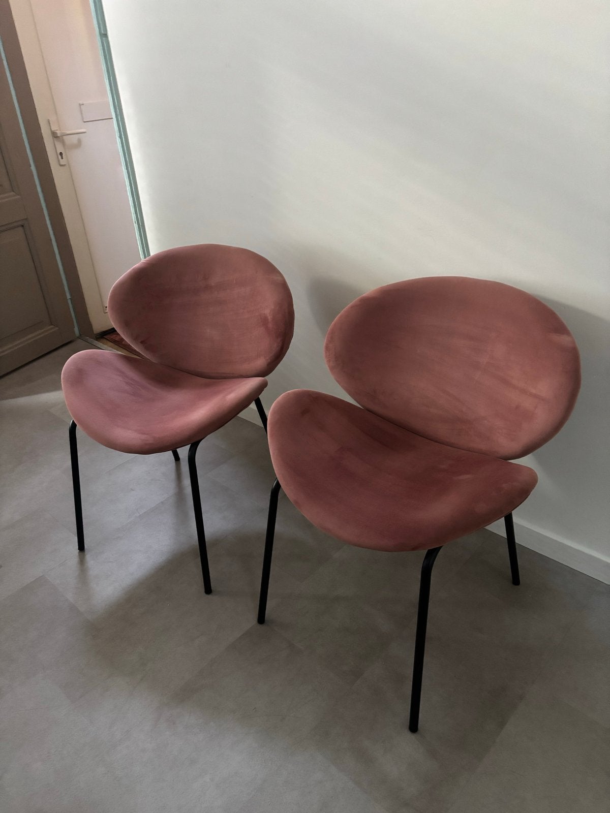 Set van 2 roze velours stoelen - karwei, Huis en Inrichting, Ophalen, Twee, Overige kleuren, Zo goed als nieuw