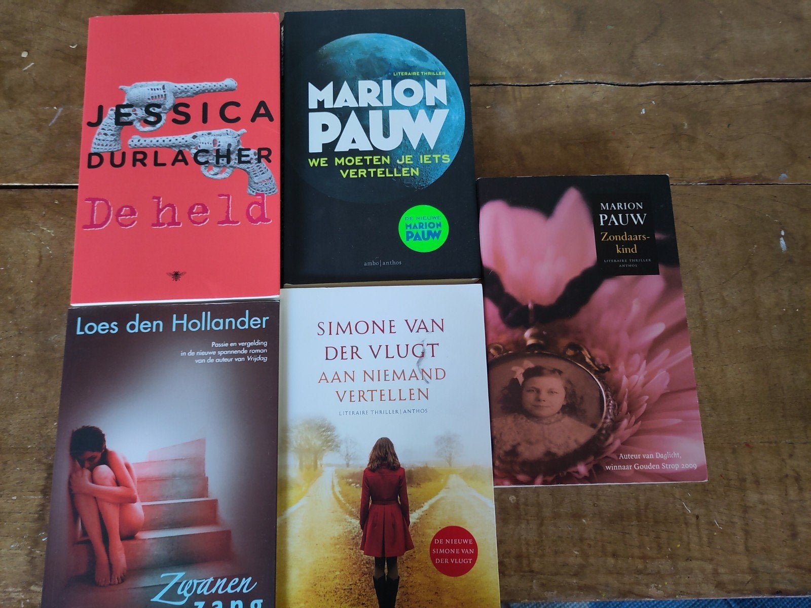 5 Thrillers van Nederlandse thrillerschrijfsters, Ophalen of Verzenden, Gelezen, Nederland