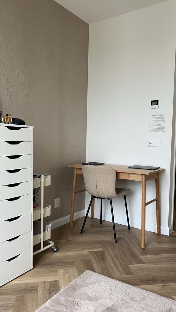 Nieuw bureau van Jysk, Ophalen, Nieuw