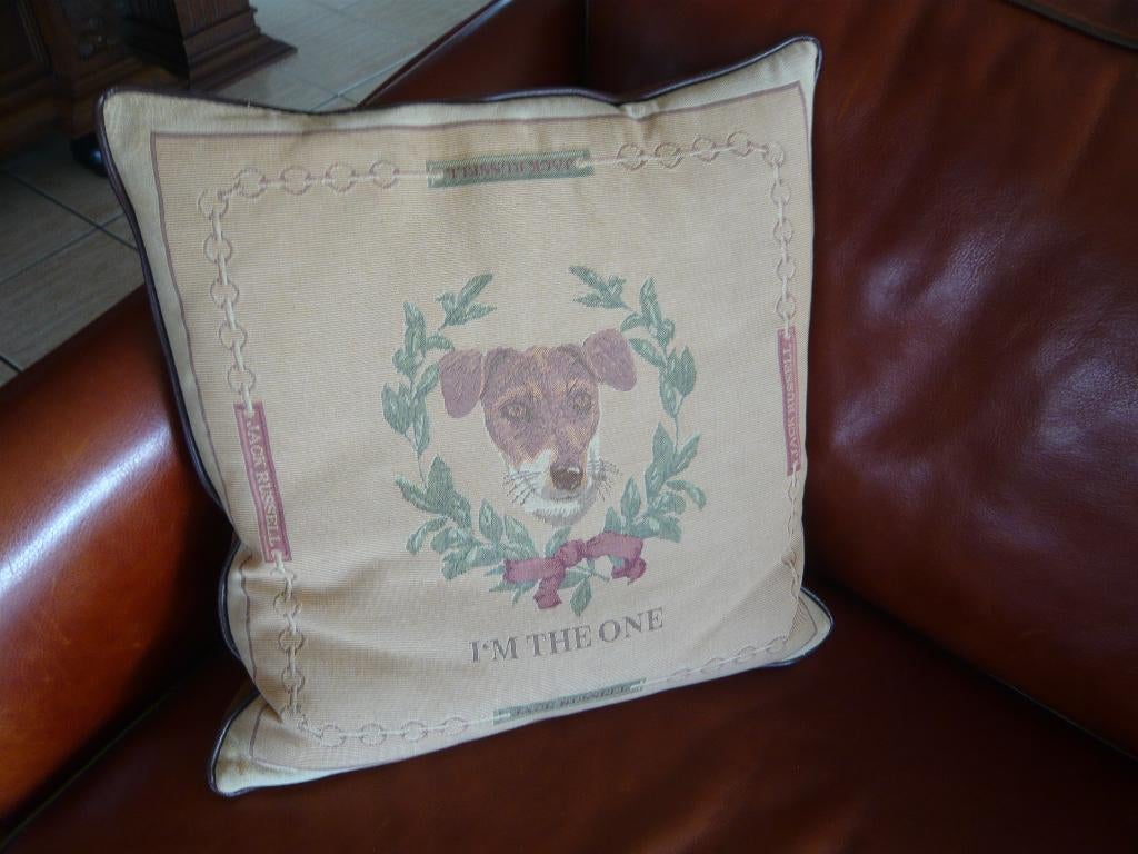 sierkussen met Jack Russell hond 45x45cm, Huis en Inrichting, Ophalen of Verzenden, Zo goed als nieuw, Beige, Vierkant
