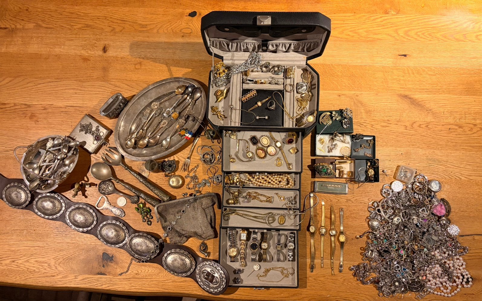 Grote partij sieraden, horloges en antieke voorwerpen, Verzenden, Overige materialen, Overige typen