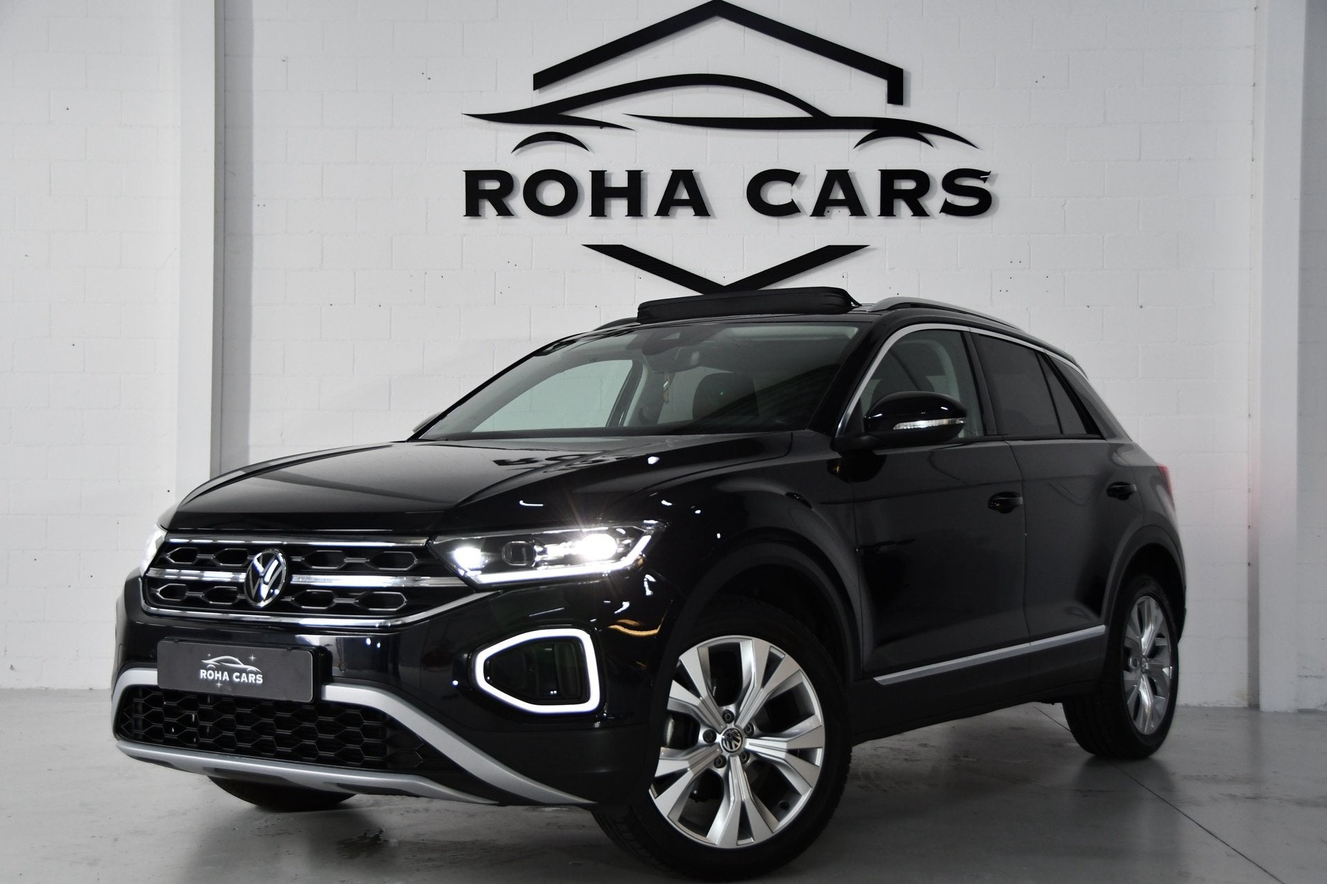 Volkswagen T-roc 1.5 TSI Highline*Pano*Blindspot*keyless, Auto's, Volkswagen, 150 pk, Zwart, Origineel Nederlands, Bedrijf