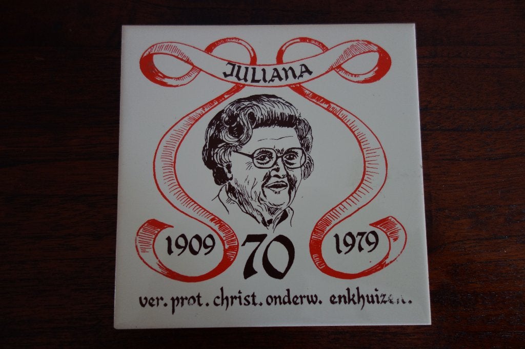 Tegel Koningin Juliana Enkhuizen, Verzamelen, Ophalen of Verzenden, Zo goed als nieuw