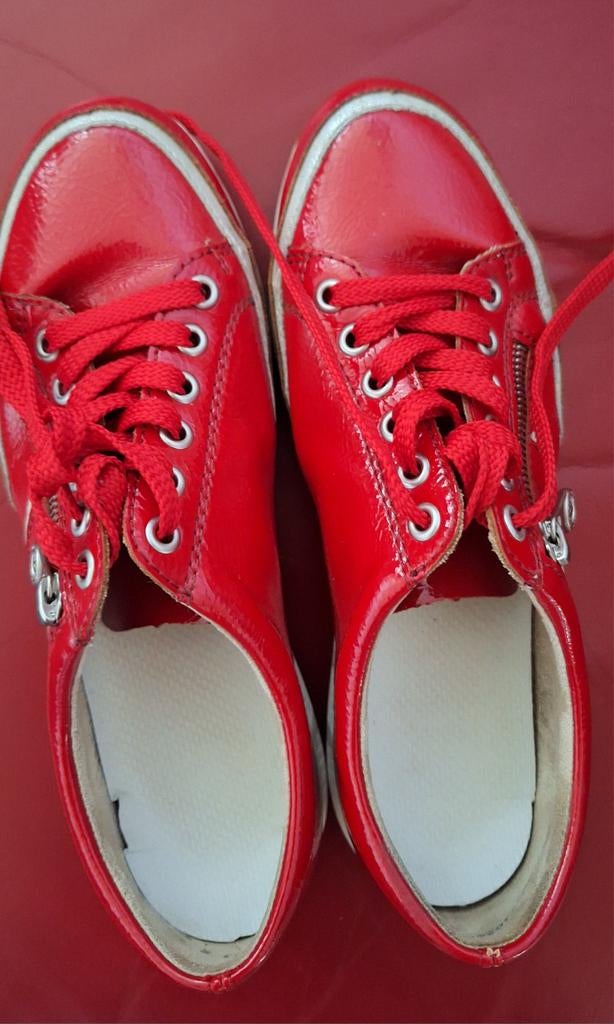 Vrolijke rode rieker schoenen, Ophalen of Verzenden, Zo goed als nieuw, Rood, Sneakers of Gympen