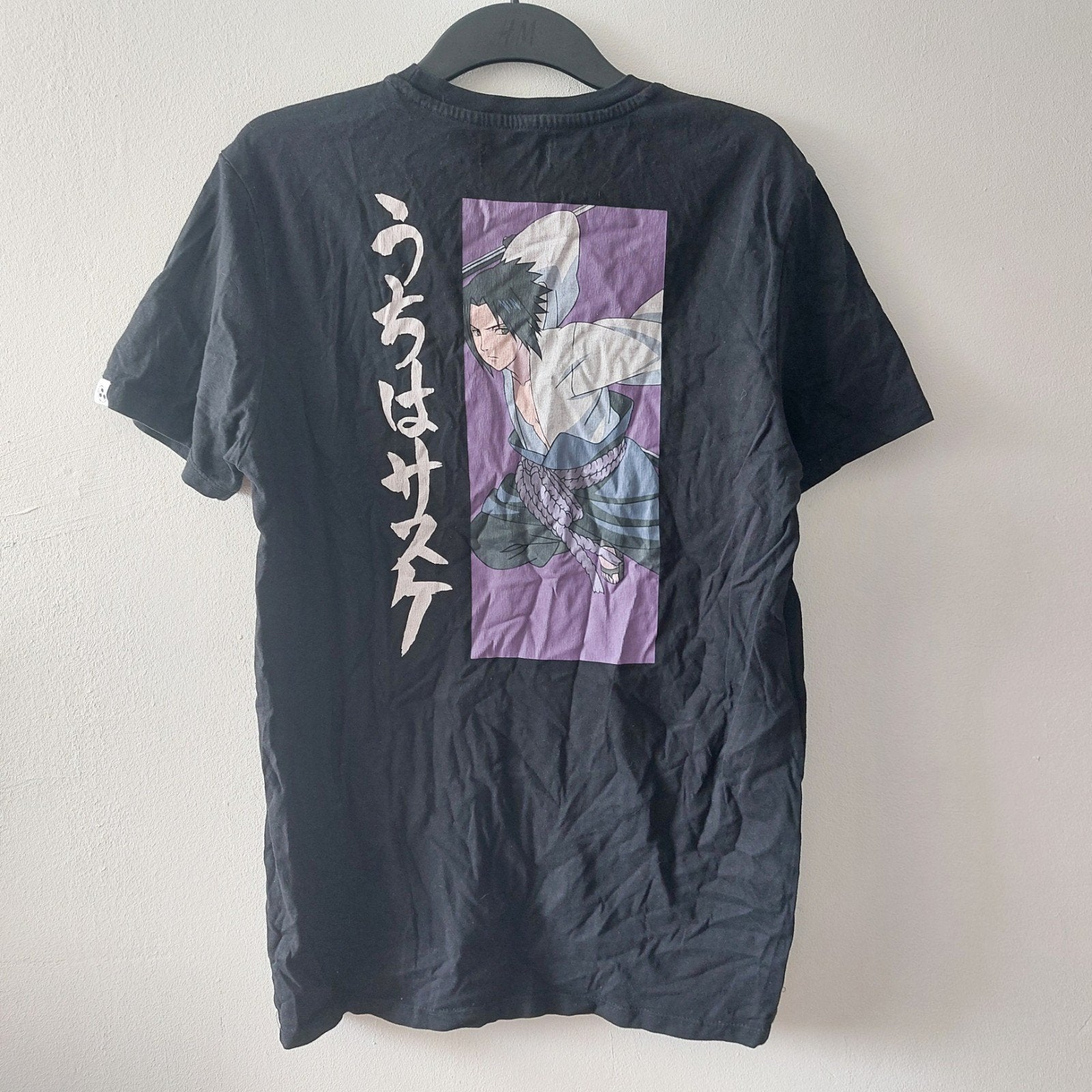 Bershka x Naruto Sasuke Anime t-shirt M, Maat 48/50 (M), Zwart, Ophalen of Verzenden, Zo goed als nieuw
