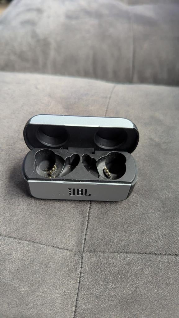 Oplaadcase voor JBL oordopjes, Ophalen of Verzenden, Gebruikt