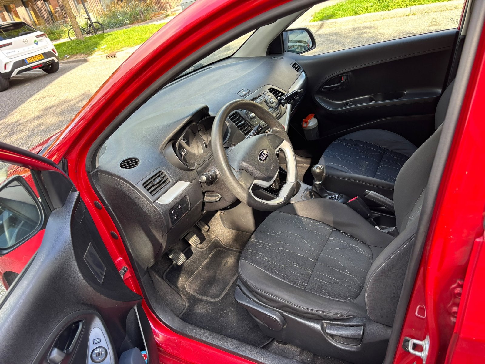 Foto 6 van Kia Picanto 1.0 Cvvt 5-DRS 2014 Rood