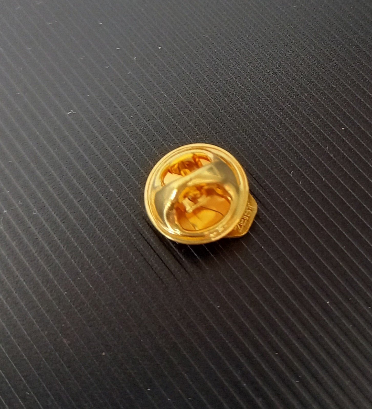 Vintage Rover Viking schip pin - Goudkleurig speldje, Ophalen of Verzenden