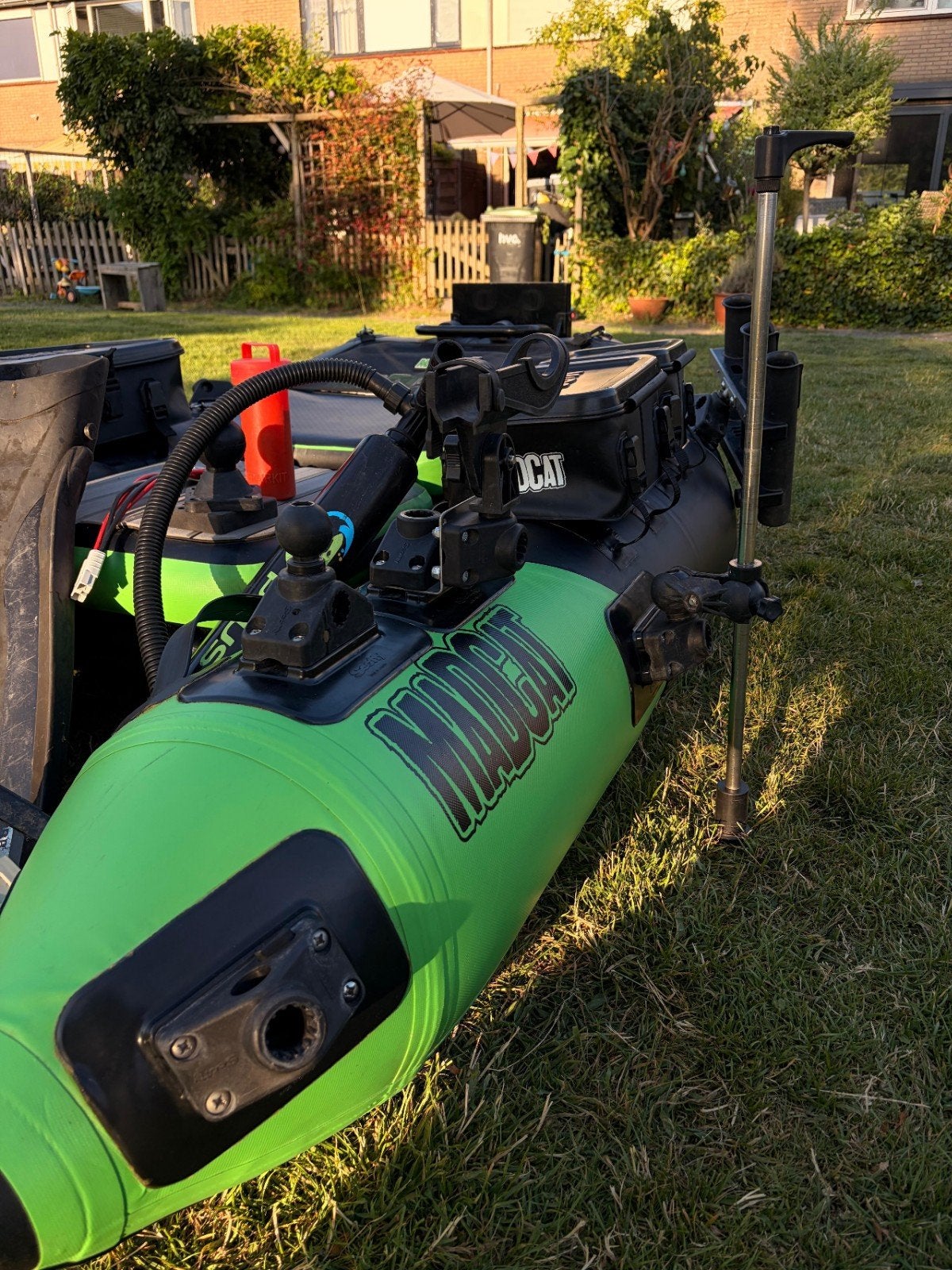 Madcat Bellyboat Pro-motor 185, Watersport en Boten, Ophalen, Gebruikt
