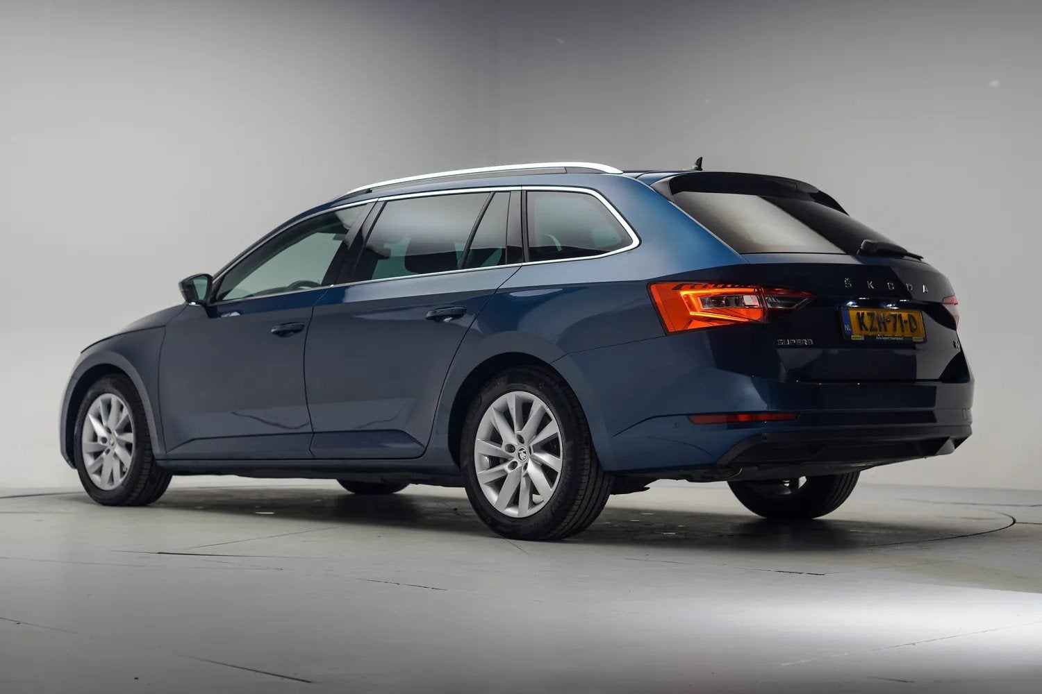 Skoda Superb 1.4 TSI iV PHEV Style Aut. [ Navi Memory Stoelv, Automaat, Dealer onderhouden, Gebruikt, 4 cilinders