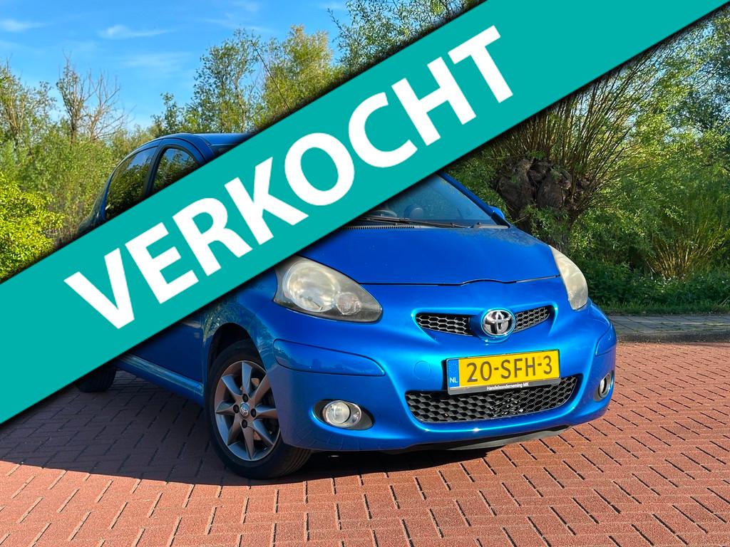 Toyota Aygo 1.0-12V Dynamic Navigator Nap/Airco/Navi, Voorwielaandrijving, Euro 5, Gebruikt, 68 pk