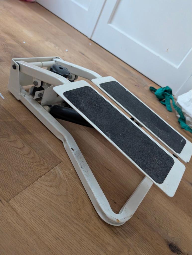 Compact Stepapparaat voor Thuis Workout, Ophalen, Gebruikt, Stepapparaat, Metaal