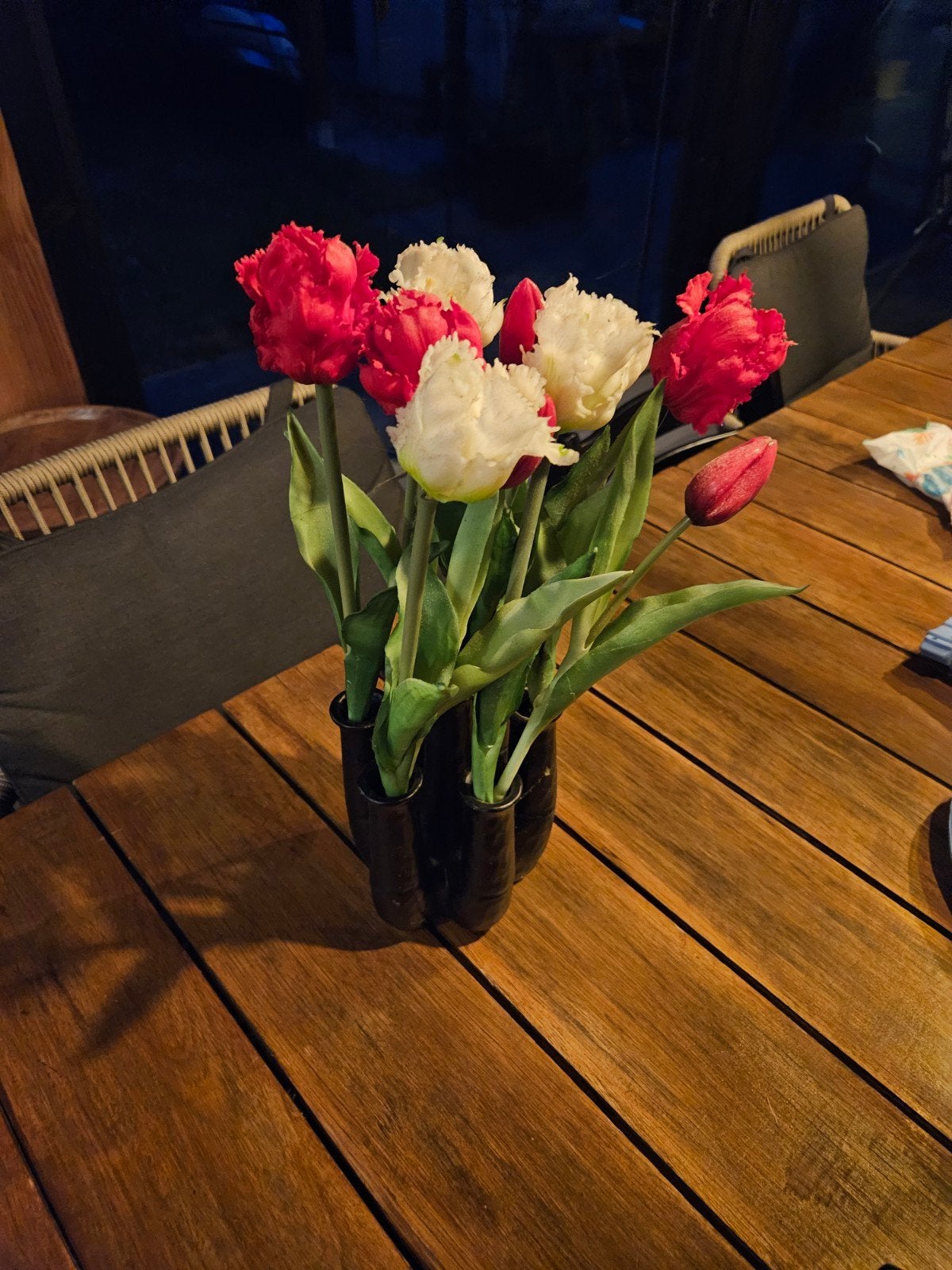 8 zijden tulpen in vaas - Rood en Wit, Ophalen, Binnen, Gebruikt, Onderhoudsvrij