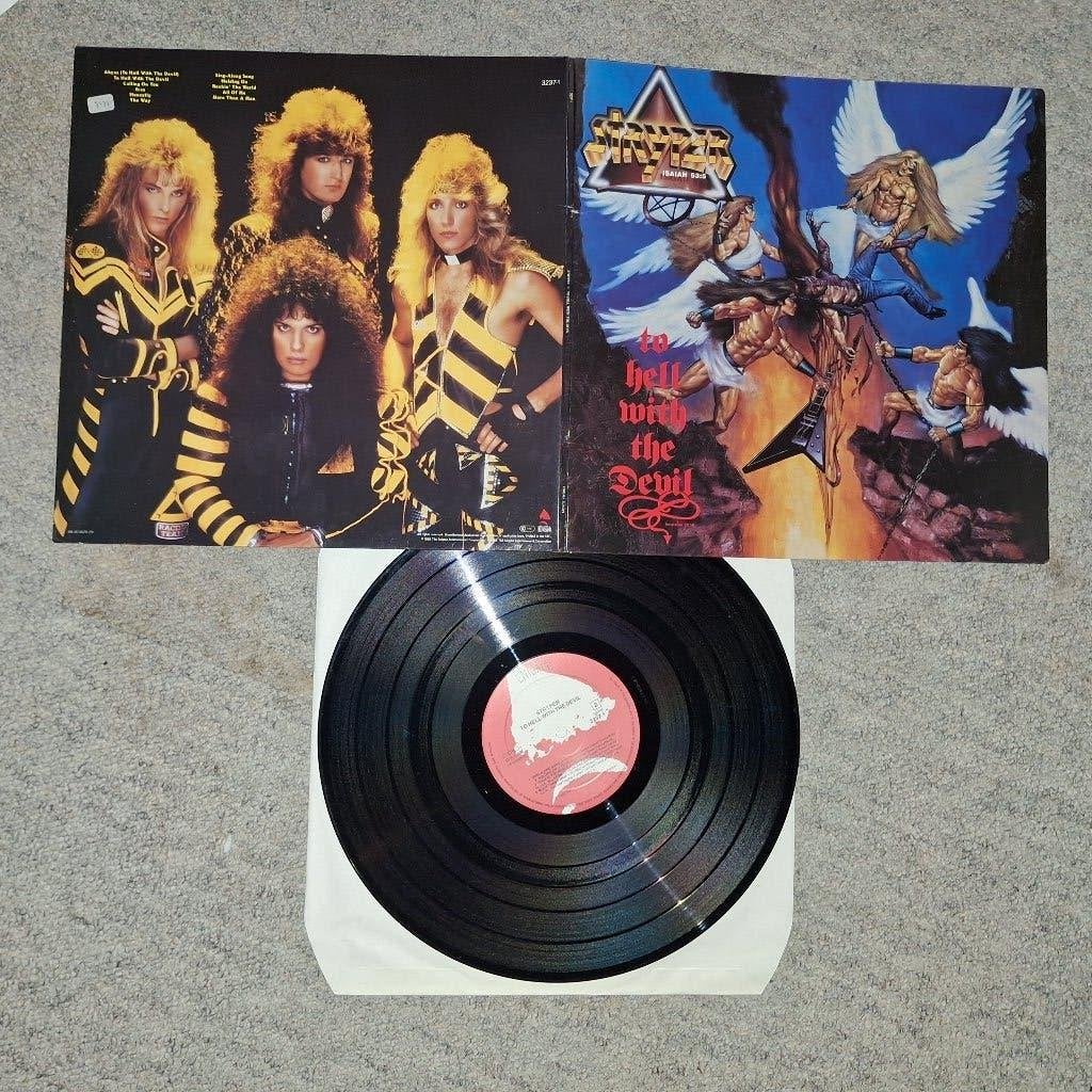 stryper - to hell with the devil  en maxi winter wonderland, Ophalen of Verzenden, Zo goed als nieuw