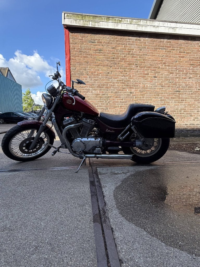 Suzuki Intruder VS-700, 2 cilinders, Occasion, Chopper, Particulier