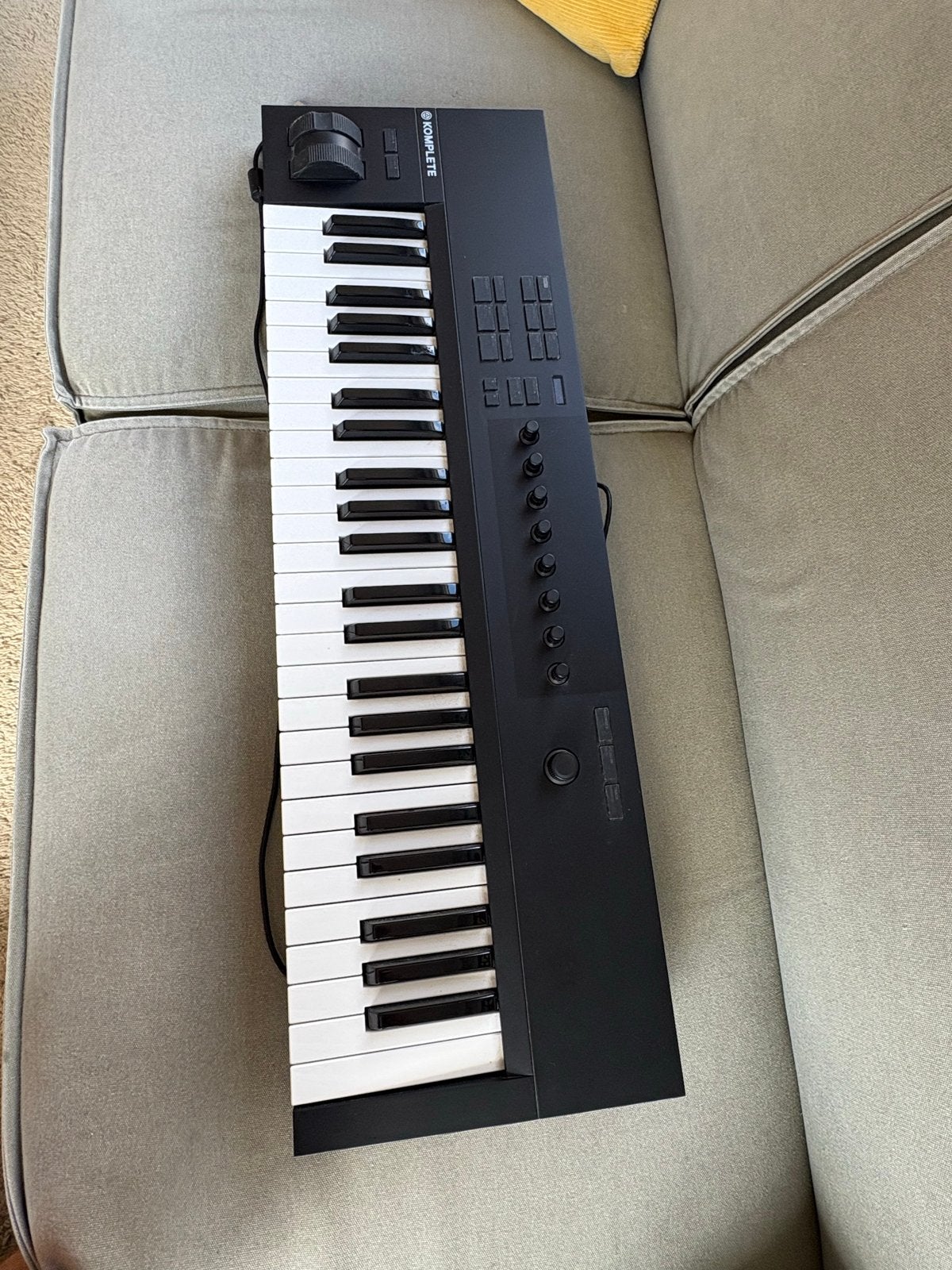 Native Instruments Komplete Kontrol A49 MIDI keyboard, Muziek en Instrumenten, Midi-aansluiting, Zo goed als nieuw, Ophalen, 49 toetsen