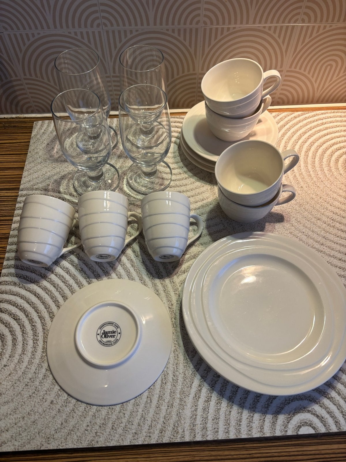 Jamie Oliver Servies en Glazen Set - Zo goed als nieuw, Overige merken, Keramiek, Ophalen of Verzenden, Zo goed als nieuw