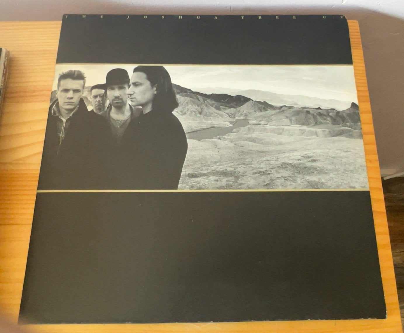 U2 – The Joshua Tree LP 1987 Duitse 1e persing VG+, Cd's en Dvd's, Vinyl | Rock, Zo goed als nieuw, Poprock, LP, Fotohoes, Inclusief insert