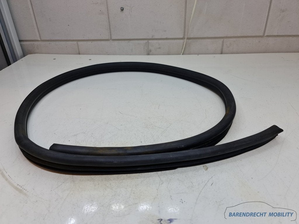 Deurrubber links bestuurderskant Mercedes CLK W209 portierru, Gebruikt, Mercedes-Benz AG, Mercedes-Benz, Ophalen of Verzenden
