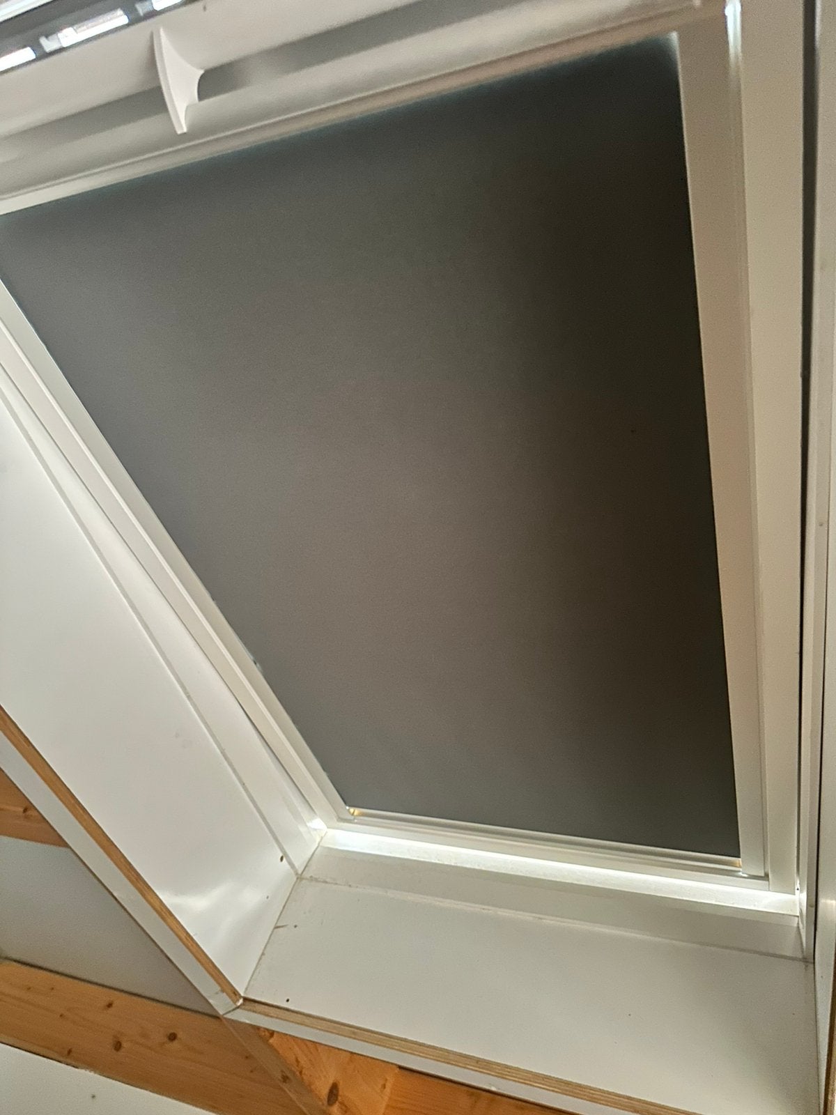 2x Verduisterend rolgordijn antraciet/grijs voor VELUX MK06, Doe-het-zelf en Verbouw, Glas en Ramen, Minder dan 80 cm, Zo goed als nieuw