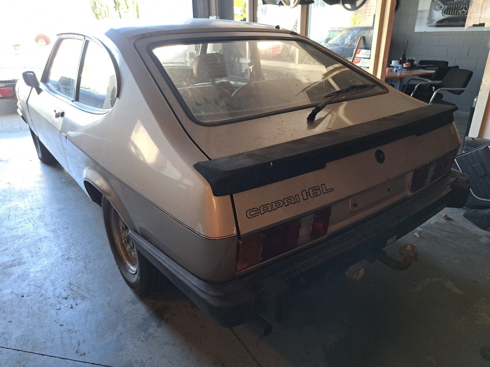 Ford capri 1981 oldtimer  opruimingskoopje, Bedrijf, Handgeschakeld, Coupé, Te koop