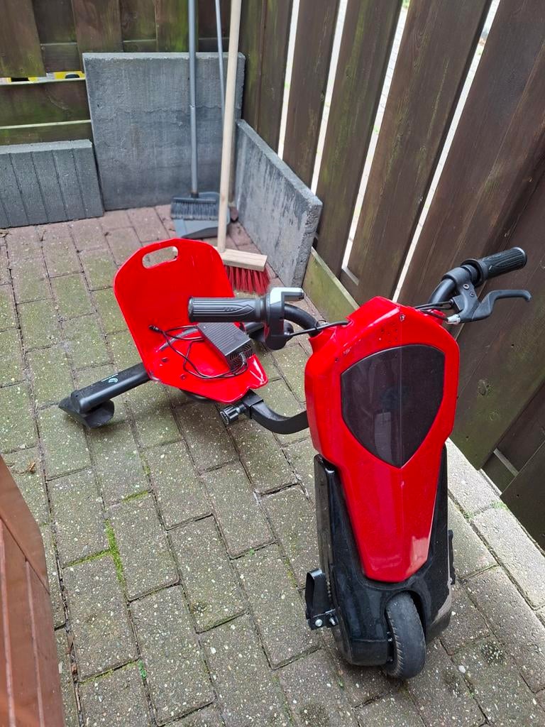 Elektrische Drift Trike - Rood, Ophalen, Gebruikt, Schijfrem, Onbekend