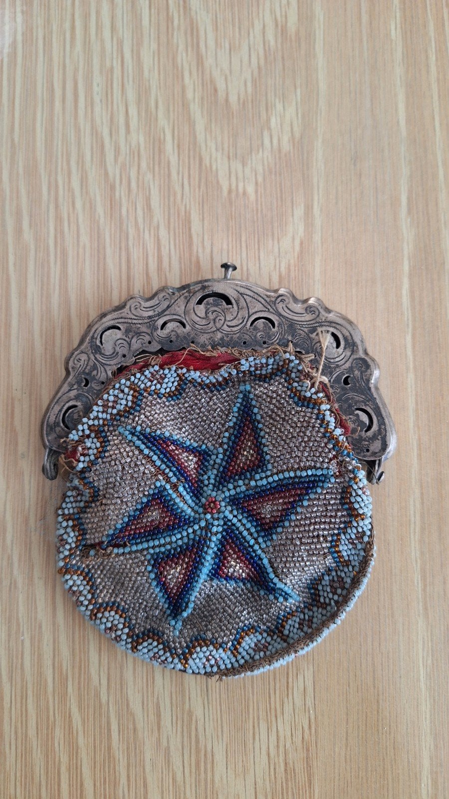 Antieke kralen portemonnee met zilveren montuur, Antiek en Kunst, Ophalen
