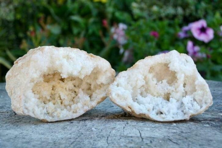 8. Bergkristal Geode - 640 gram, Sieraden, Tassen en Uiterlijk, Edelstenen, Nieuw, Ophalen of Verzenden, Nvt, Nvt