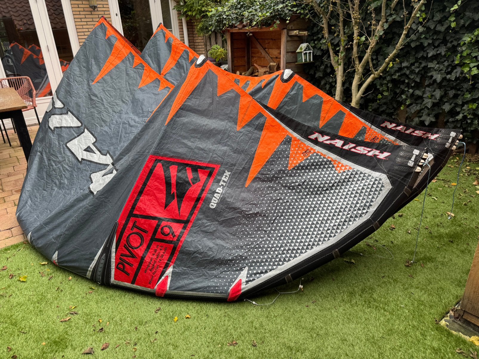 Naish 9m Pivot 2020, Watersport en Boten, Kitesurfen, Gebruikt, Kite, 9 m², Geen board, Ophalen of Verzenden