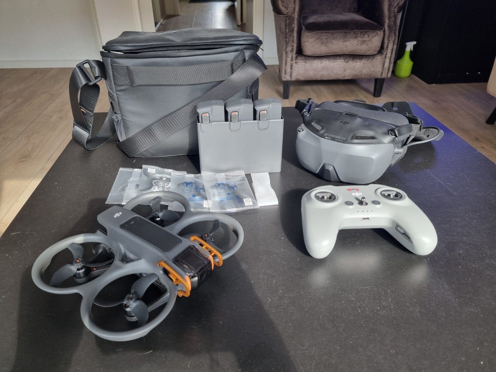DJI Avata 2 FPV Drone fly more Combo met Goggles n3, rc3, Audio, Tv en Foto, 250 tot 900 gram, Cameradrone, 5 tot 10 kilometer