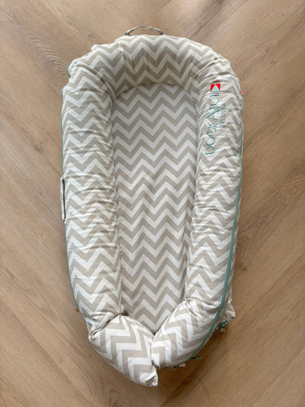 DuckATot deluxe babynestje, Kinderen en Baby's, Babymode-accessoires, Ophalen, Zo goed als nieuw