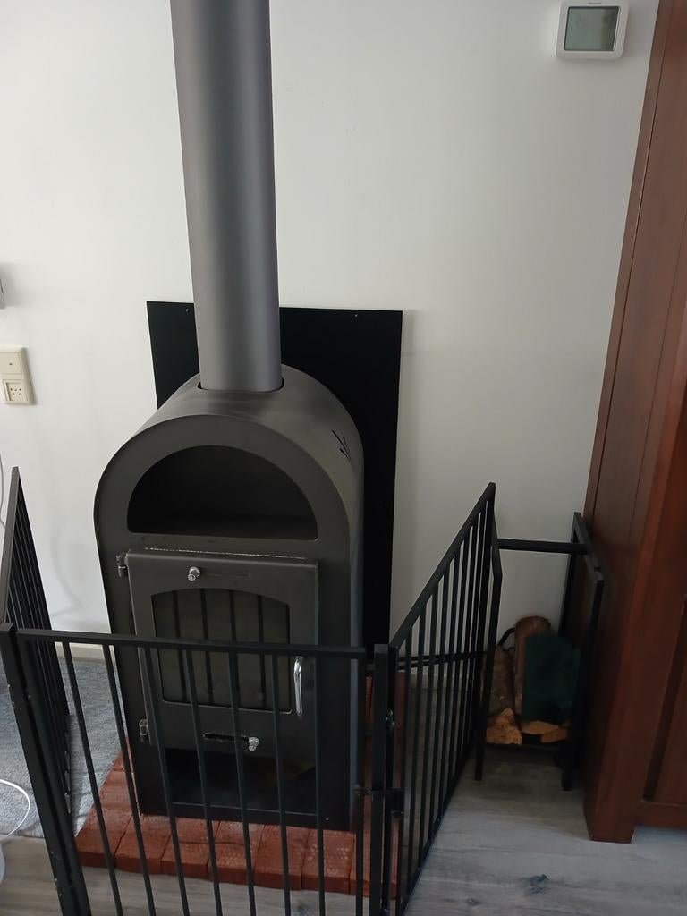 Allesbrander - Houtkachel met pijp en beschermrek, Ophalen, Gebruikt, Vrijstaande haard, Houthaard