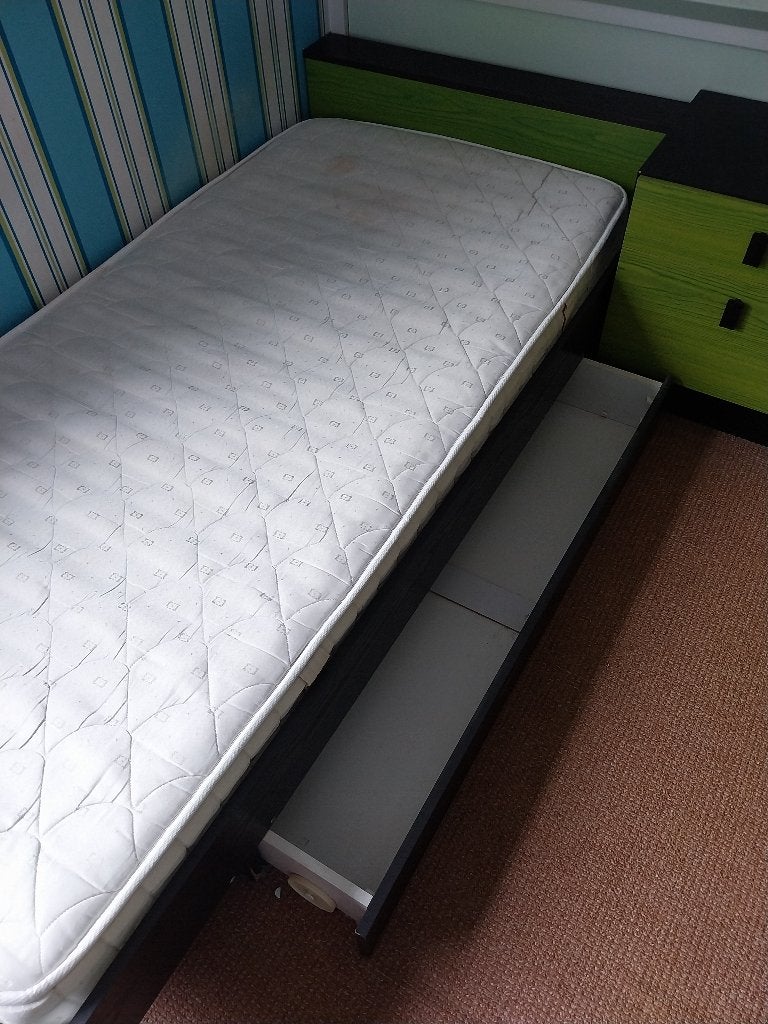 Eenpersoonsbed met lades en kledingkast, Ophalen, Gebruikt, 90 cm, Eenpersoons