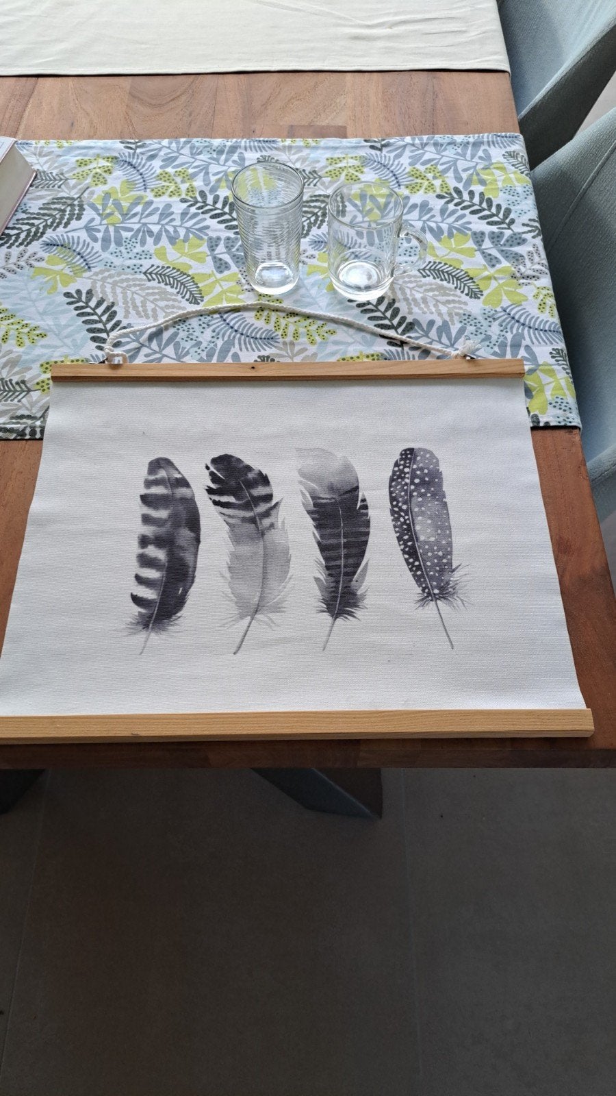 Wanddecoratie met veren - Zwart-wit canvas met houten frame, Wandhanger, Ophalen of Verzenden, Zo goed als nieuw, Met ophangsysteem