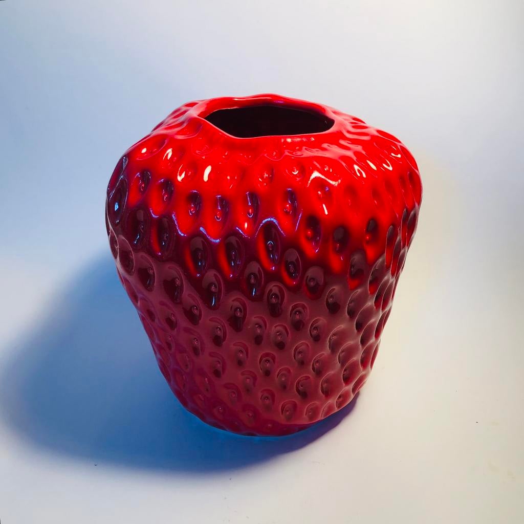 Leuke aardbeien vaas, rood, keramiek, Huis en Inrichting, Woonaccessoires | Vazen, Ophalen of Verzenden, Zo goed als nieuw