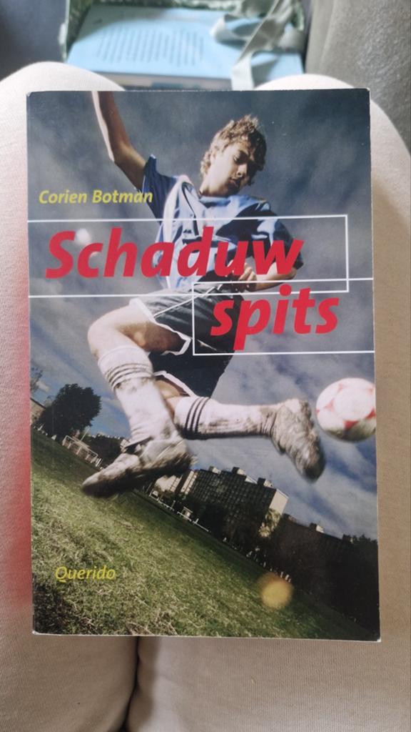 Schaduwspits - Corien Botman (Voetbalboek), Ophalen of Verzenden, Gelezen, Corien Botman, Balsport