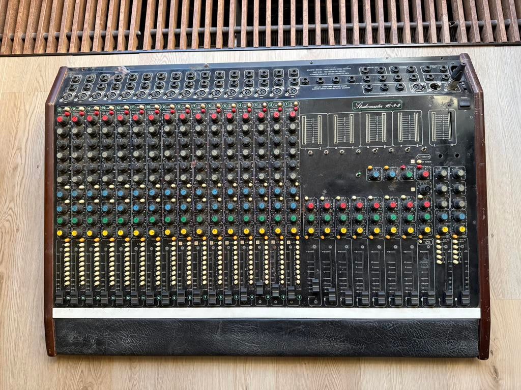 Studiomaster 16-8-2 analoge professionele mengtafel, Ophalen of Verzenden, Zo goed als nieuw, 10 tot 20 kanalen