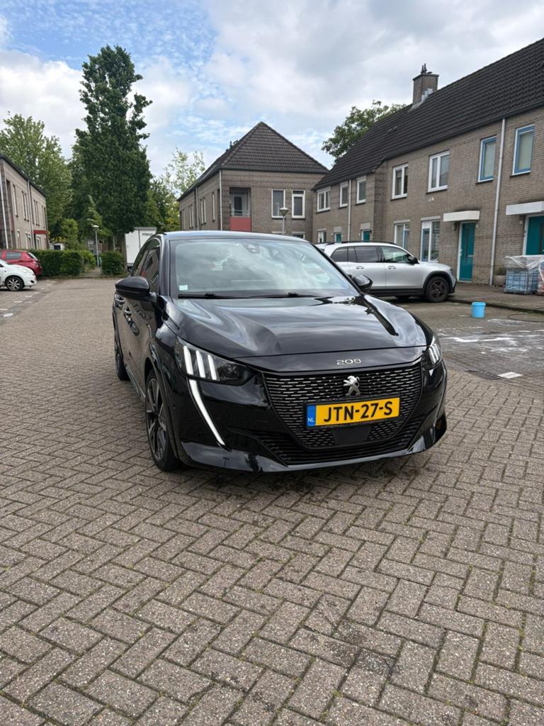Peugeot 208 1.2 GT Line Automaat - 2021 Zwart, Auto's, Peugeot, Parkeersensor, 100 pk, Zwart, 1200 kg