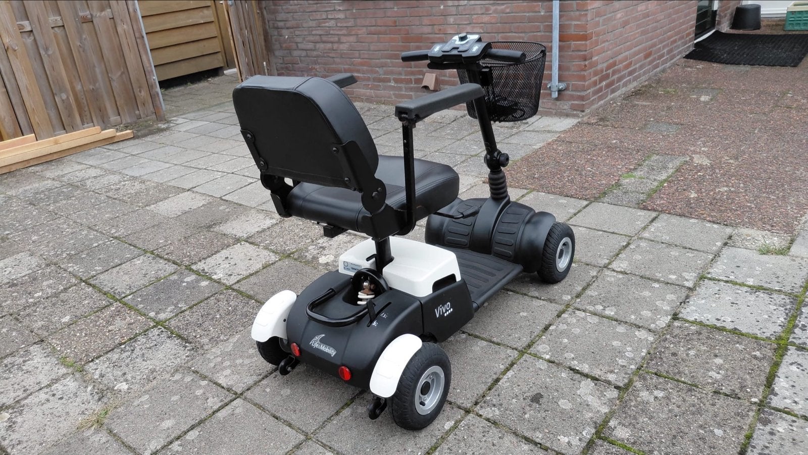 Vivo wendbare en demontabele scootmobiel, Ophalen, Life and Mobility, 10 km/u of minder, Gebruikt